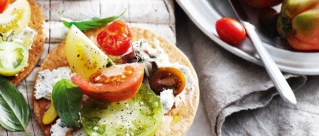 Пита с томатами и маскарпоне