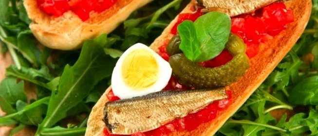 Брускетта со шпротами