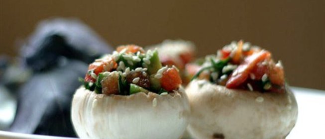 Шампиньоны фаршированные овощами