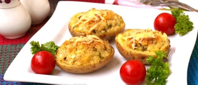 Запечённый картофель фаршированный сыром
