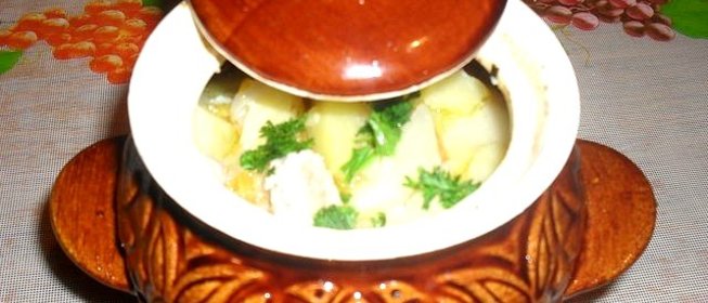 Картошка в горшочках с колбасками