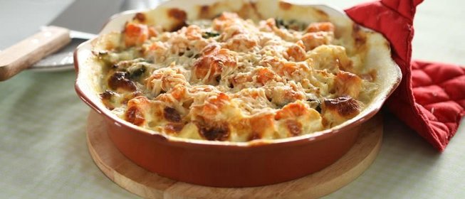 Запеканка из семги, цветной капусты и брокколи