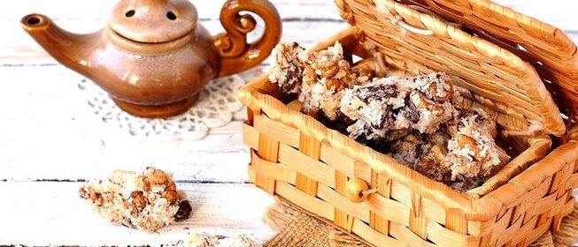 Печенье с орехами, шоколадом и кокосовой стружкой