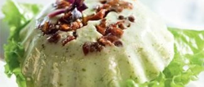 Зеленое желе из йогурта с моццареллой