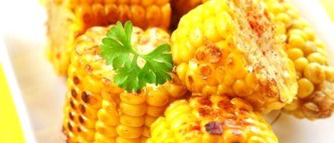 Кукуруза на гриле с острым лаймовым маслом