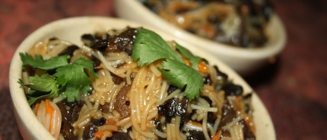 Фунчеза с древесными грибами