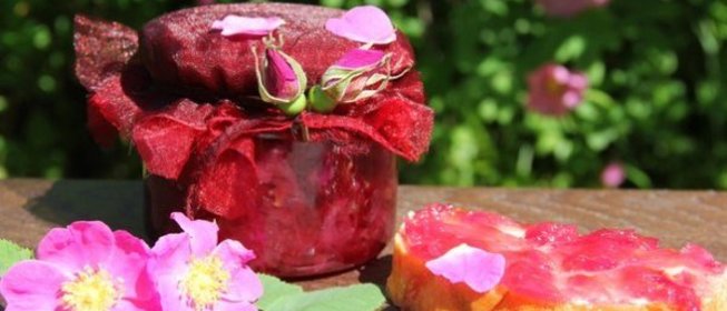 Варенье из лепестков шиповника