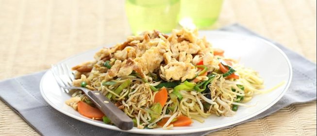 Лапша с омлетом по-китайски