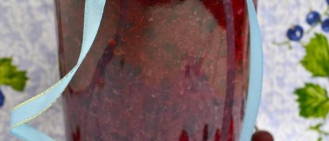 Сырое варенье из йошты