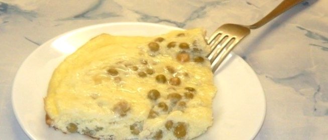 Омлет с зеленым горошком