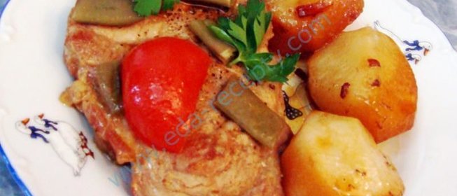 Жареная свинина с овощами