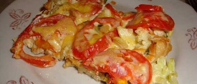 Цветная капуста с яйцом и помидорами