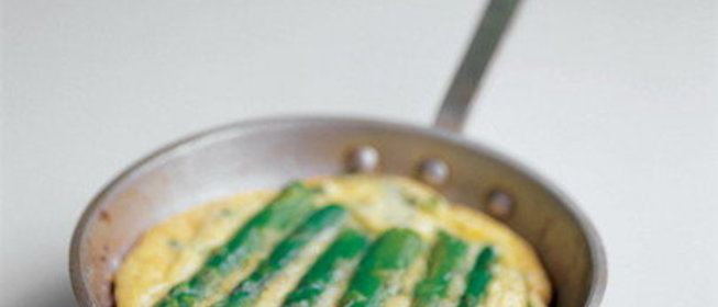 Омлет с картофелем и спаржей