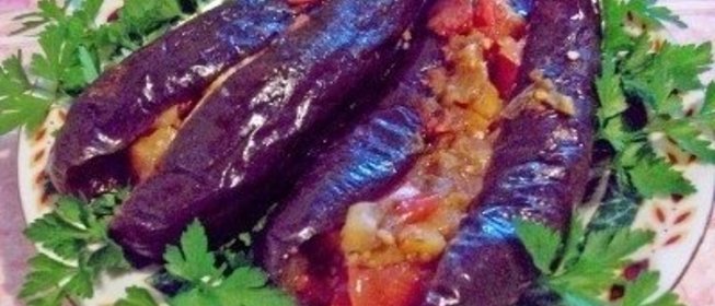 Баклажаны, фаршированные овощами