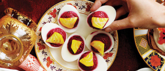 Яйца, фаршированные начинкой из свеклы