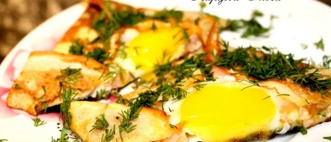 Яичница в блине