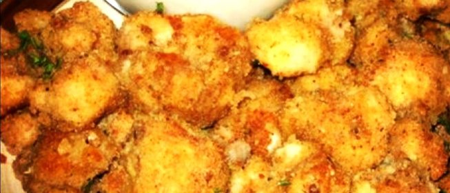 Цветная капуста в панировке с чесночным соусом