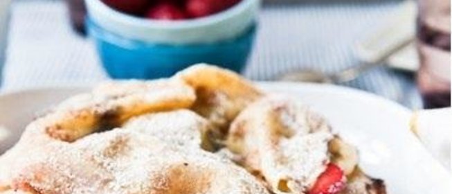 Блинный торт с клубникой