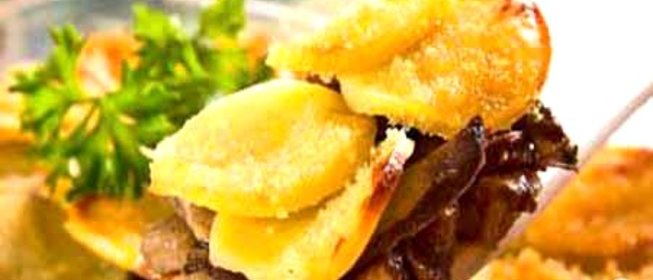 Картофельная запеканка с грибами и чесноком