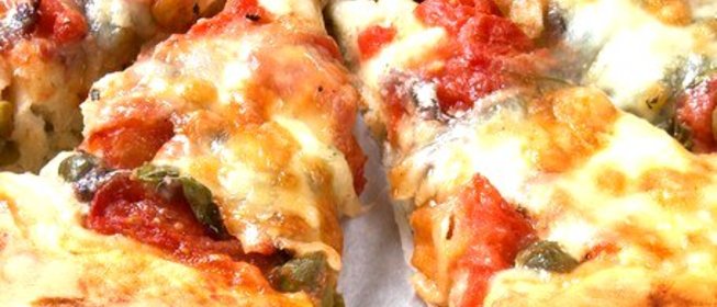 Пицца с ветчиной и шампиньонами