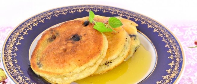 Оладьи на кефире с черникой