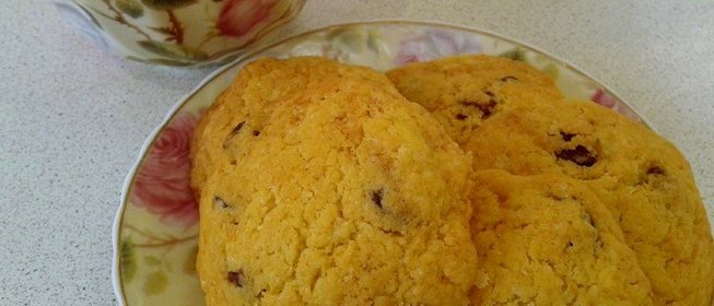 Песочное печенье на маргарине с изюмом