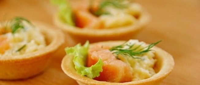 Тарталетки с копченой рыбой
