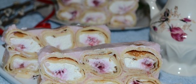 Блинный торт в йогуртовом желе