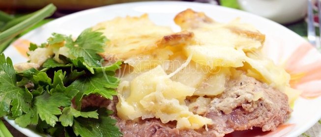 Картофель с мясом в духовке