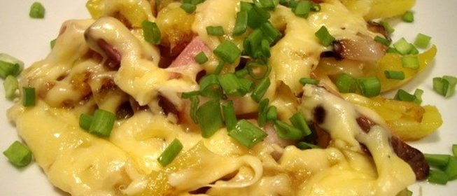Картошка с сыром на сковороде