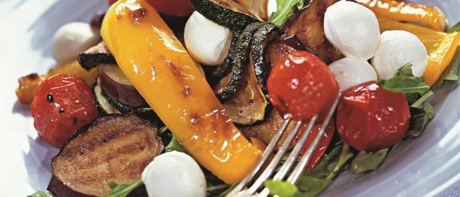 Овощи-гриль с моццареллой