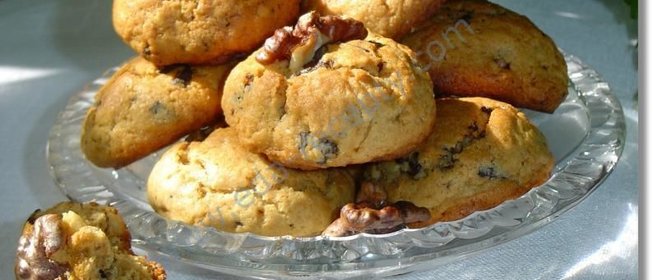 Печенье с шоколадной крошкой и орехами