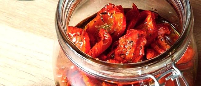 Томатное конфи с прованскими травами