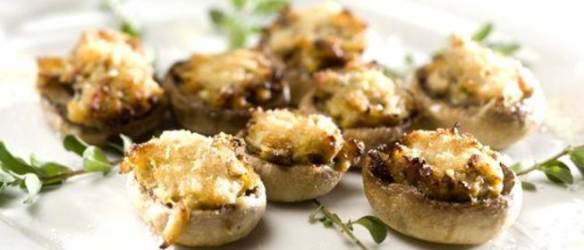 Белые грибы, фаршированные крабами