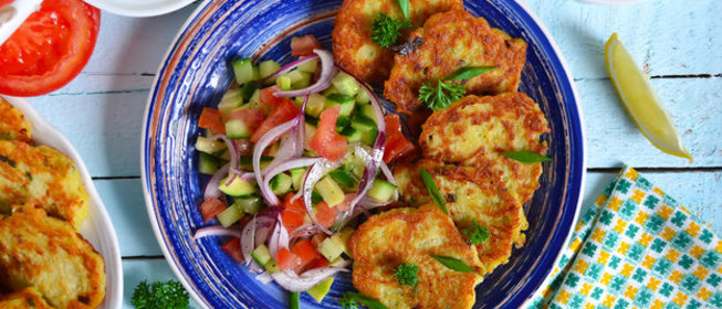 Картофельные драники с морковью и шпинатом