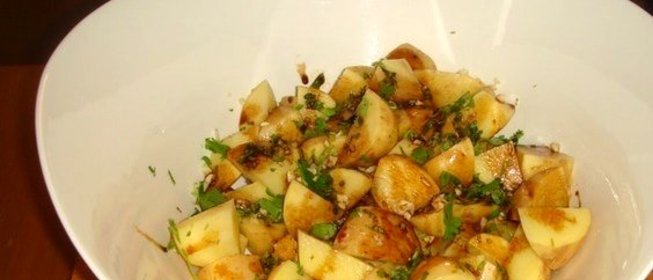 Картошка с зеленью и чесноком