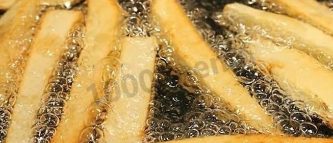 Картошка фри на сковороде