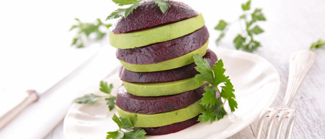 Закуска из свеклы с авокадо