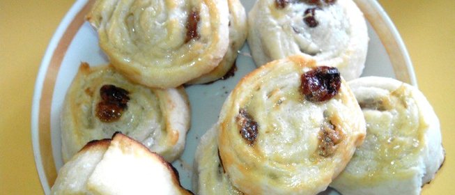 Печенье слоеное с изюмом