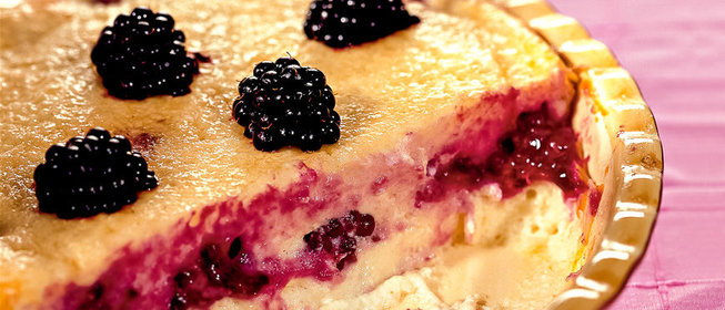 Творожная запеканка с ежевикой