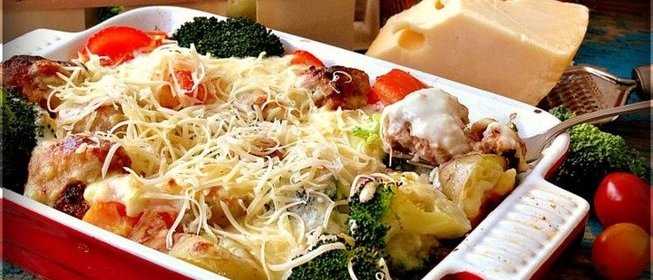 Запеканка с тефтелями и брокколи