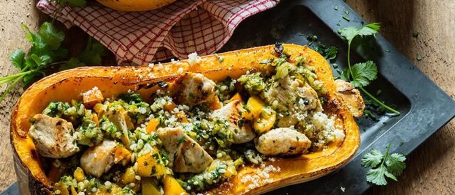 Тыква, фаршированная курицей, рисом и овощами