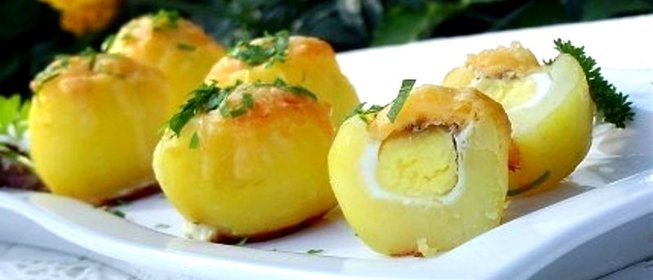 Перепелиные яйца, запеченные в картофеле