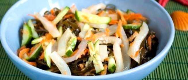 Салат из морской капусты с кальмаром