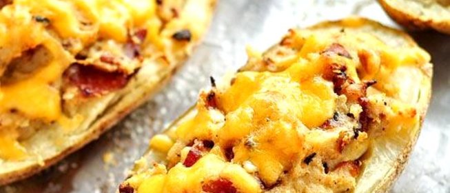 Запеченный картофель с беконом и сыром