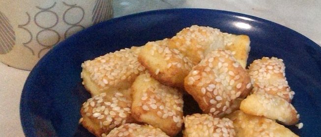 Сырное печенье с кунжутом