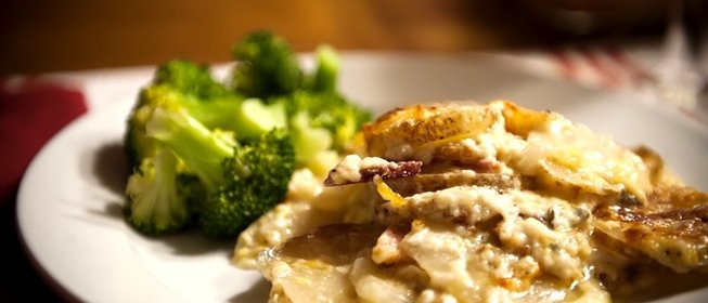 Картофельная запеканка с беконом