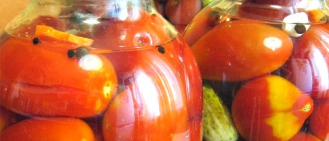 Помидоры с огурцами (закатки)