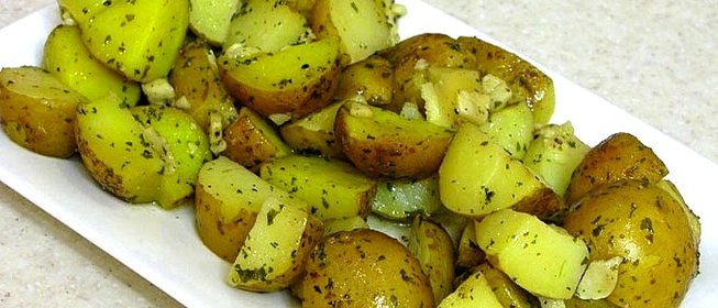 Картофель в рукаве в духовке