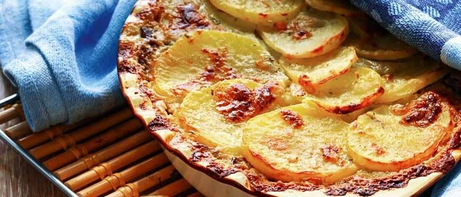 Запеканка из картофеля с вешенками и голубым сыром